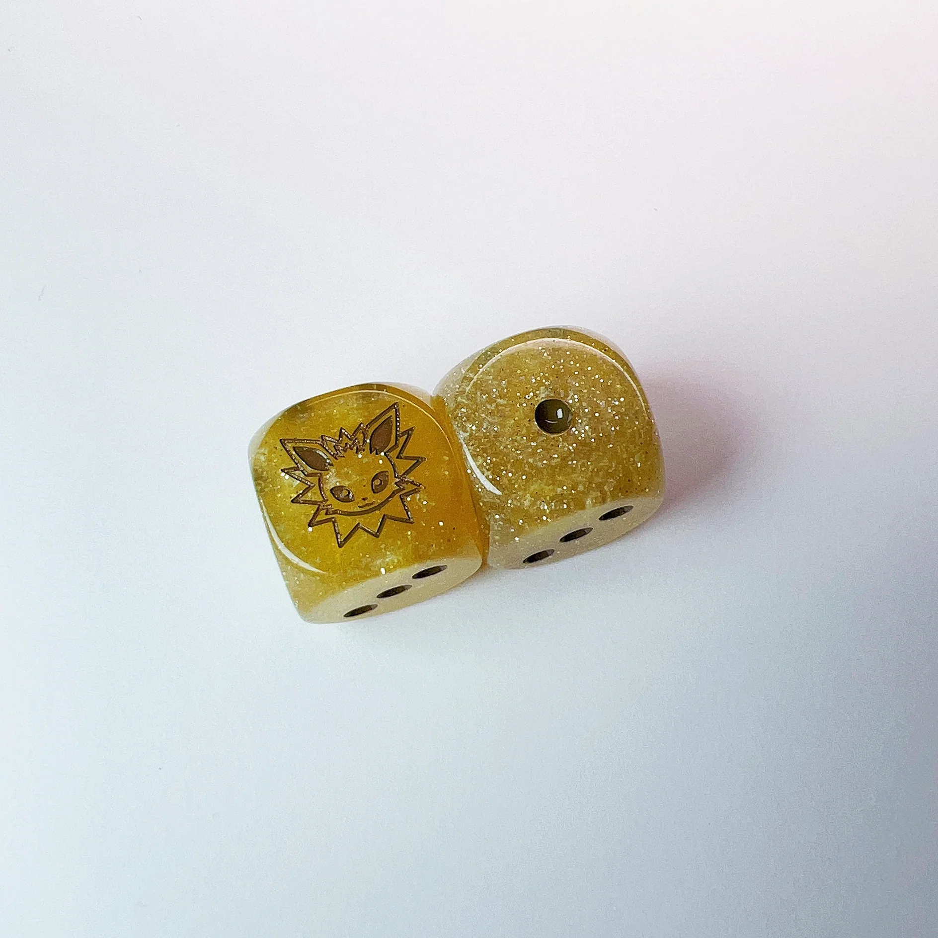 Eeveelution 20mm Colored Dice - Image 4