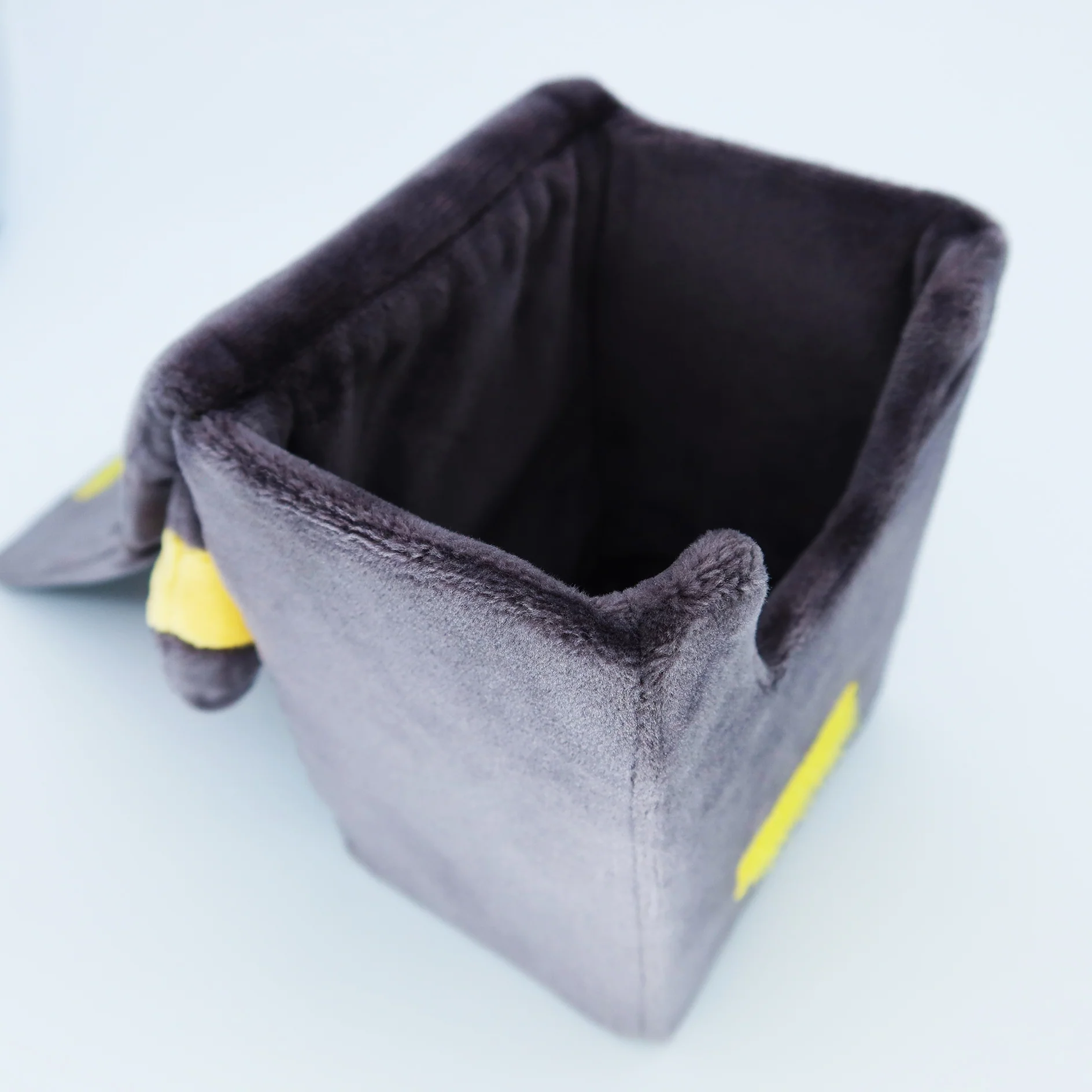 Umbreon Plushie Deck Box [Limited Quantities in Stock] - Image 6